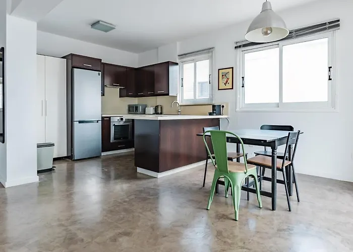 Cosy Bright 2br Balcony In Nicosia