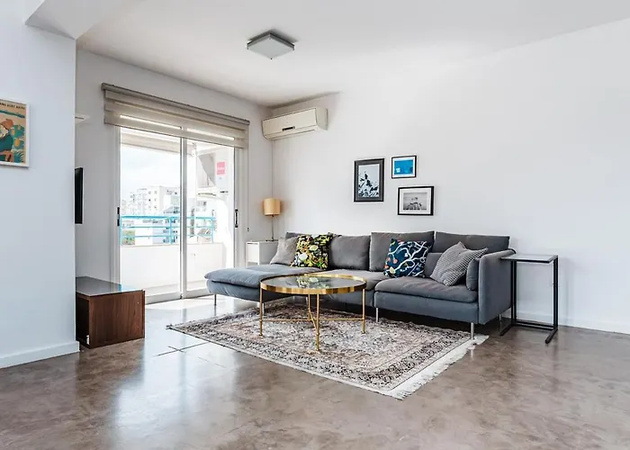 Cosy Bright 2br Balcony In Nicosia